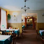 Restaurant & 