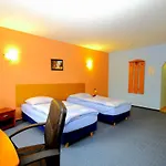 Gasthof Restaurant&hostel Broadway *