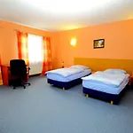 Restaurant&hostel Broadway *